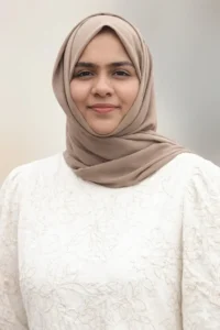 Front view image of freelance digital marketer in dubai